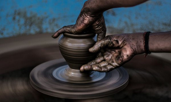 Où découvrir les traditions de la poterie bleue à Safi, Maroc?