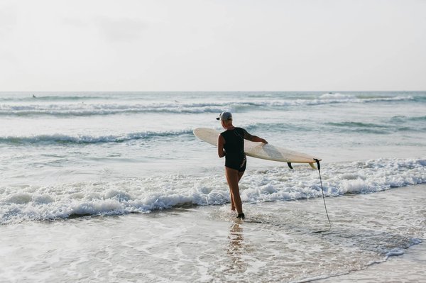 Où trouver les plus belles plages pour le surf à Bali, Indonésie : conseils et saisons ?